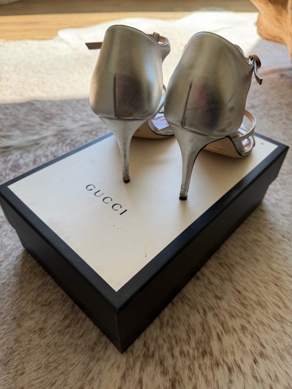 Gucci Metallic Silver T-Strap Pointed Heels with Red Heart Accent - Picture 7 of 8